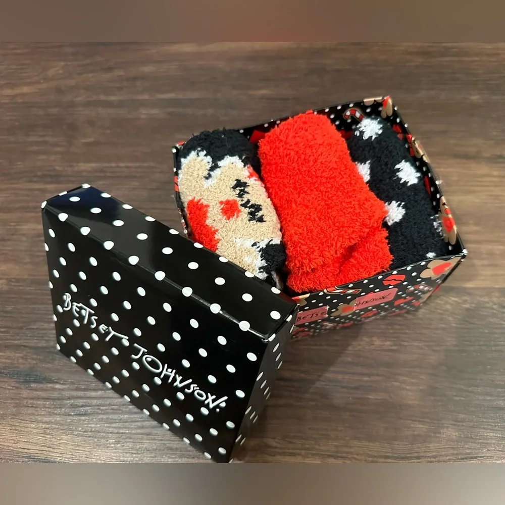 New in box!‎ Betsey Johnson Cozy Crew Plush Socks-3 Pack